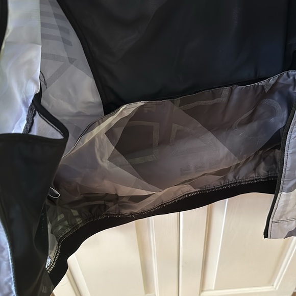 Nike Women’s Shield Repel Hooded Running Jacket CJ5551-010 size XS - Picture 3 of 6